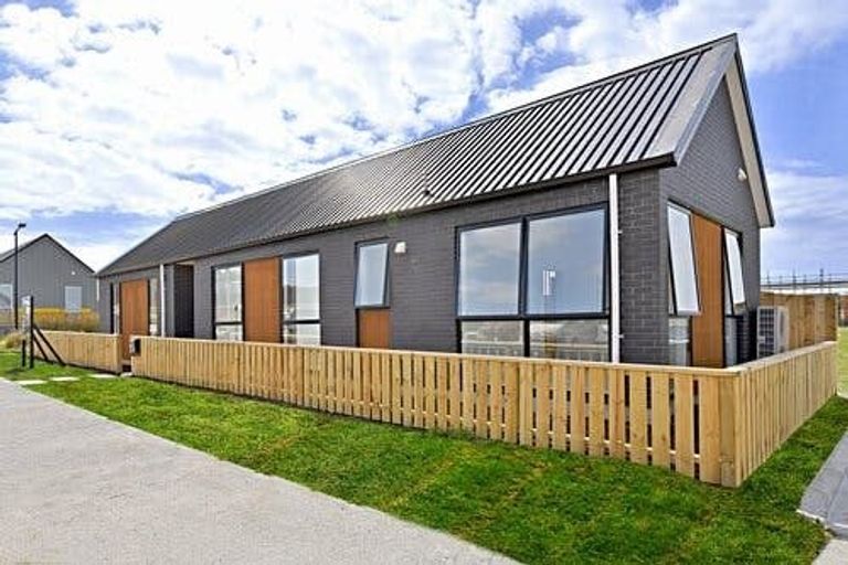 Photo of property in 1 Herekino Street, Westgate, Auckland, 0814