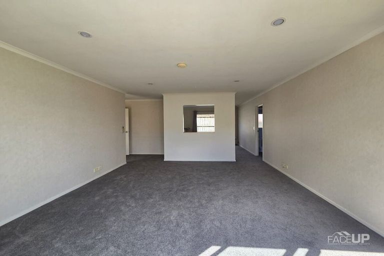 Photo of property in 11 Richfield Crescent, Westgate, Auckland, 0614