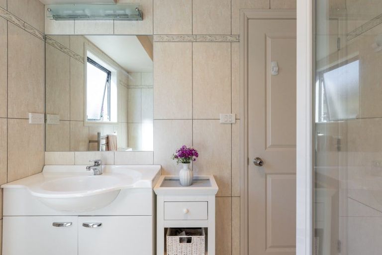 Photo of property in 21 Pinotage Drive, Greenmeadows, Napier, 4112