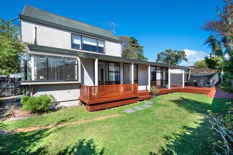 Photo of property in 1/283 Royal Road, Massey, Auckland, 0614