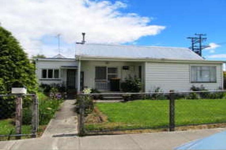 Photo of property in 1 Nelson Street, Clinton, 9534