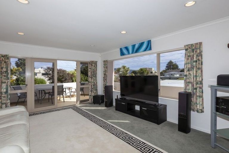 Photo of property in 118a Seaview Road, Paraparaumu Beach, Paraparaumu, 5032