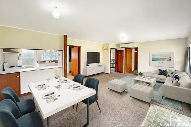 Photo of property in 3/7 Luplau Crescent, Cockle Bay, Auckland, 2014