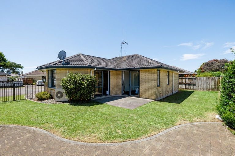 Photo of property in 15 Farnham Close, Rototuna North, Hamilton, 3210