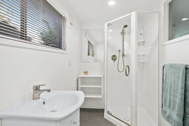 Photo of property in 11 Clinton Road, Tawharanui Peninsula, Warkworth, 0986