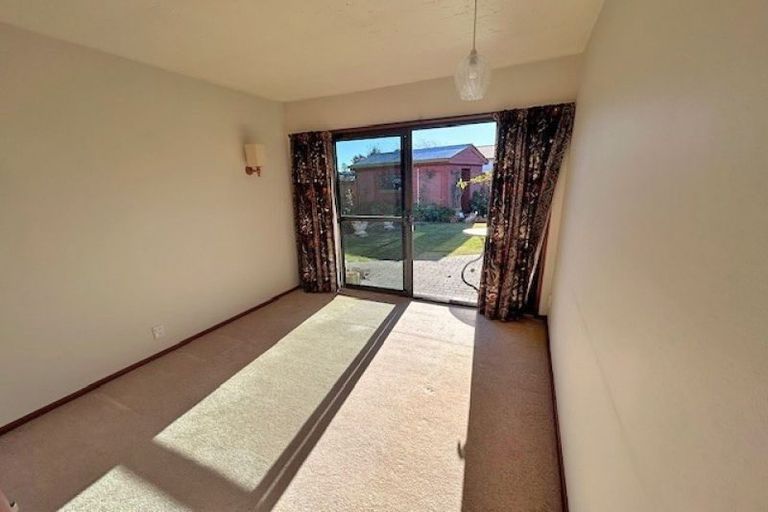 Photo of property in 10 Kowai Place, Amberley, 7410