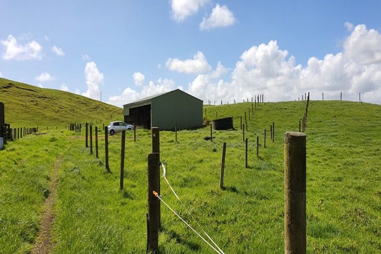 Photo of property in 247 Kaihau Road, Karioitahi, Waiuku, 2683