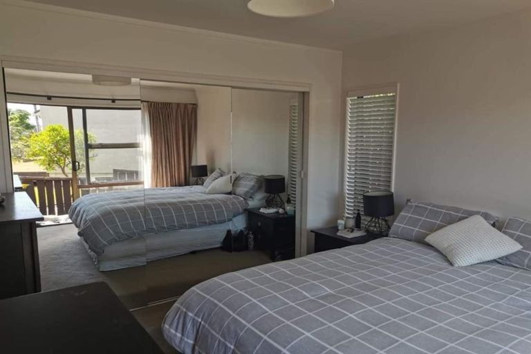 Photo of property in 1/114 Ocean View Road, Northcote, Auckland, 0627