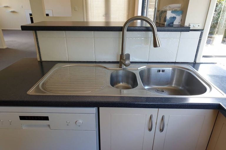 Photo of property in 2/191 St Johns Road, Saint Johns, Auckland, 1072