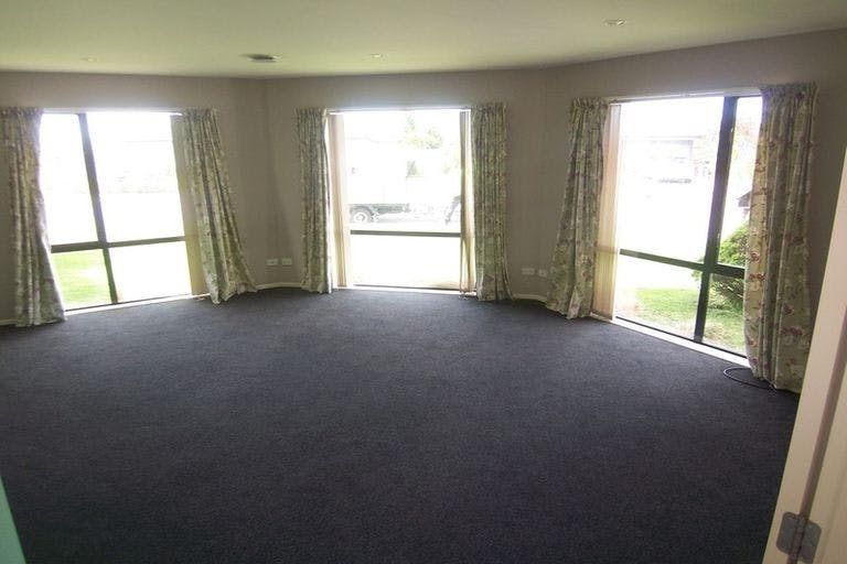 Photo of property in 32 Shearwater Drive, Woolston, Christchurch, 8023