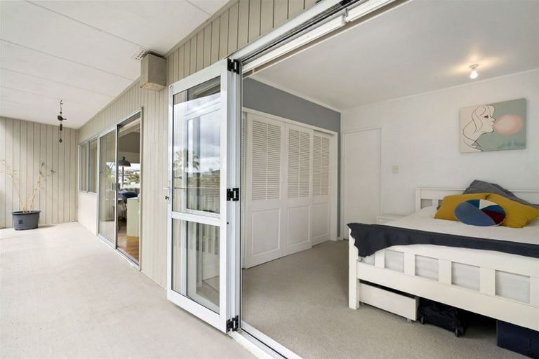 Photo of property in 1/18 Bevyn Street, Castor Bay, Auckland, 0620