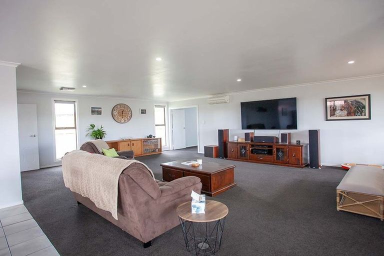 Photo of property in 7 Te Whena Place, Waitara, 4320