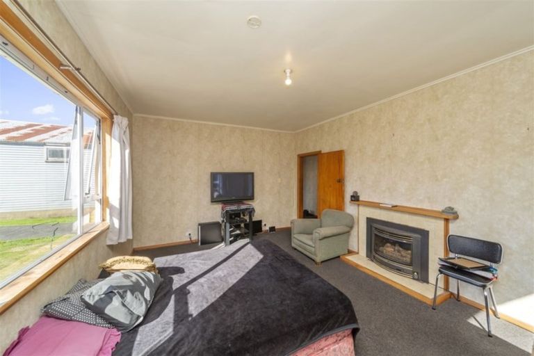 Photo of property in 47 Victoria Street, Kaponga, Hawera, 4679