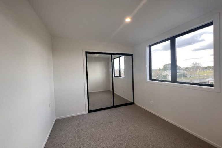 Photo of property in 2/6 Princes Street, Northcote Point, Auckland, 0627