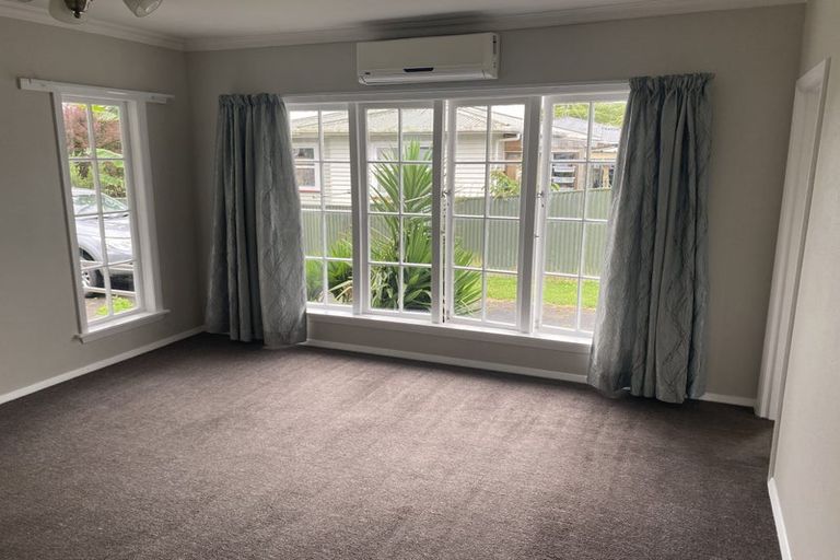 Photo of property in 42 Bowen Street, Levin, 5510