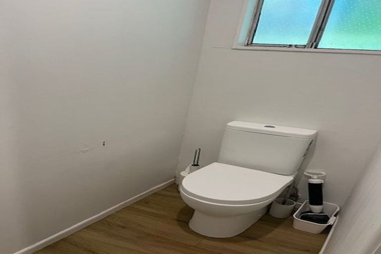 Photo of property in 2/159a Newlands Road, Newlands, Wellington, 6037