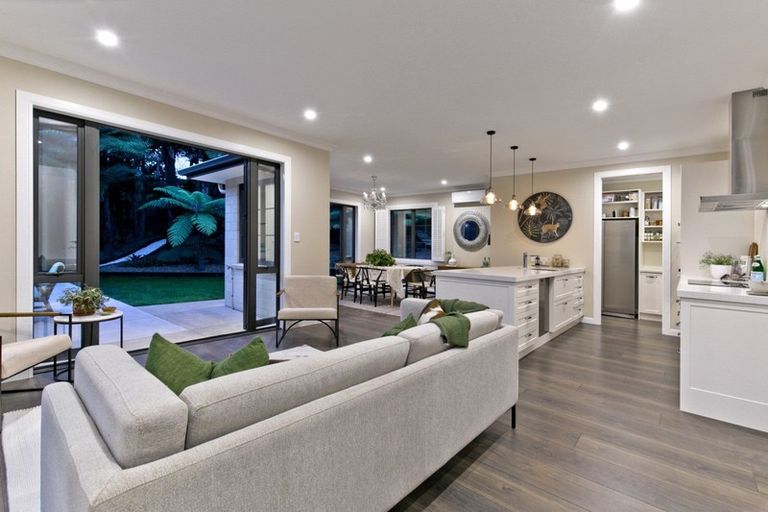 Photo of property in 11 Traffic Road, Greenhithe, Auckland, 0632