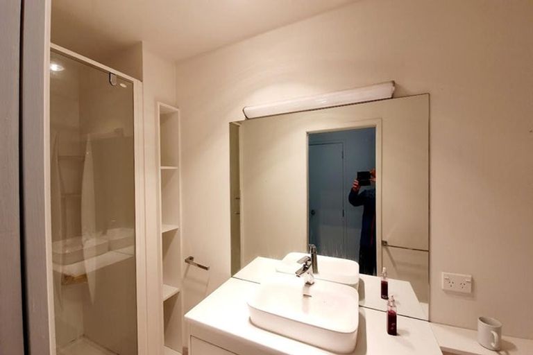 Photo of property in 2/38 Gulf View Road, Murrays Bay, Auckland, 0630