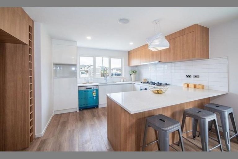 Photo of property in 30 Pikao Place, East Tamaki, Auckland, 2016