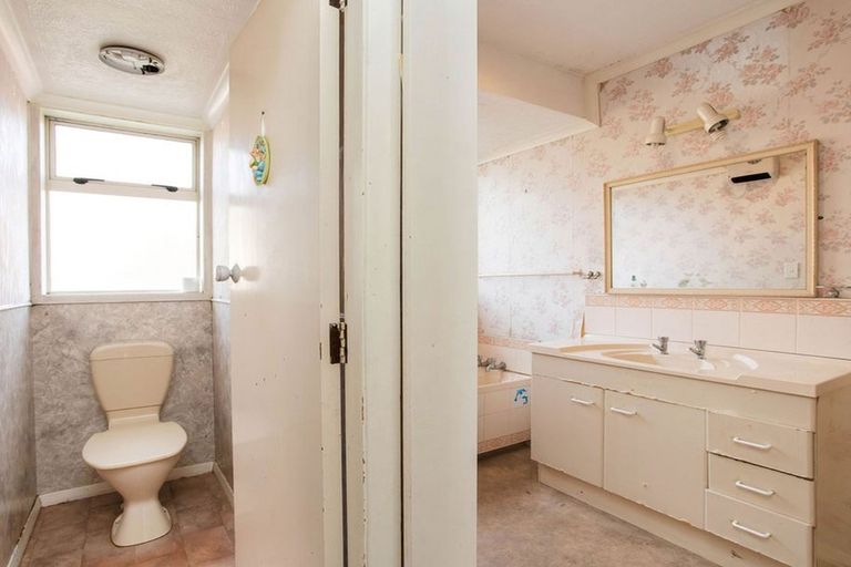 Photo of property in 16 Basingstoke Street, Aranui, Christchurch, 8061