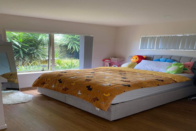 Photo of property in 56 Castlefinn Drive, Weymouth, Auckland, 2103