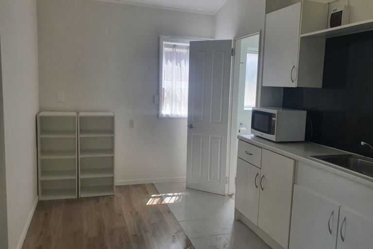 Photo of property in 68 Broderick Road, Johnsonville, Wellington, 6037