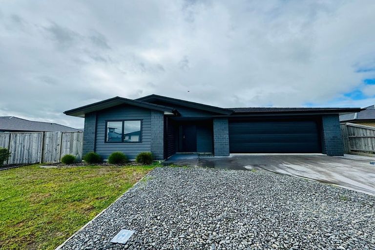 Photo of property in 12 Olney Court, One Tree Point, 0118