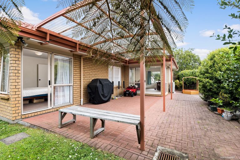 Photo of property in 66 Sandwick Drive, Weymouth, Auckland, 2103