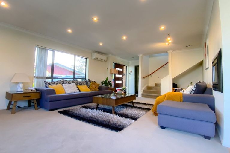 Photo of property in 27 Taupo Street, Green Bay, Auckland, 0604