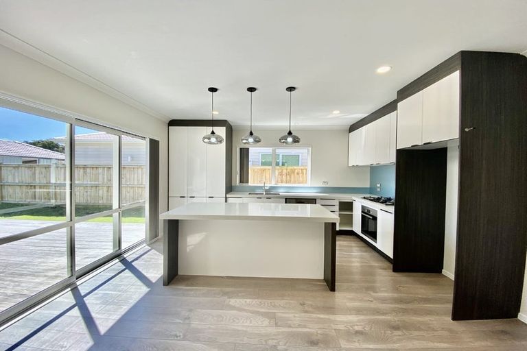 Photo of property in 70 Donegal Park Drive, Flat Bush, Auckland, 2019