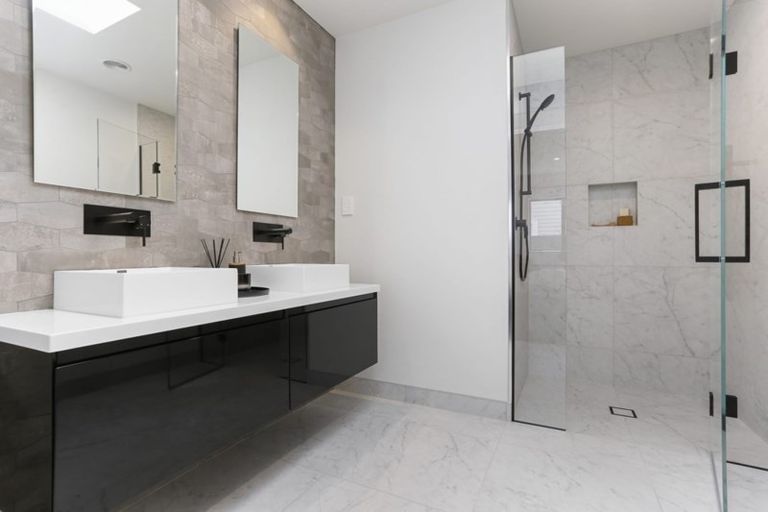 Photo of property in 2 Cilliers Drive, Silverdale, 0932