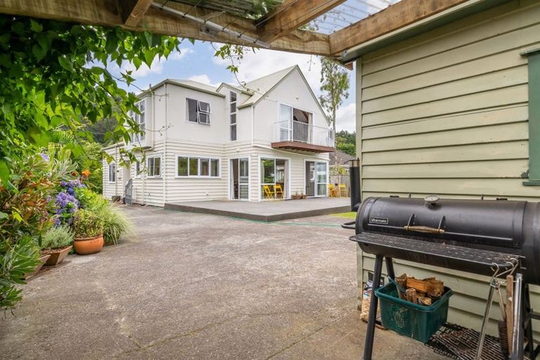 Photo of property in 15 Poole Crescent, Wainuiomata, Lower Hutt, 5014