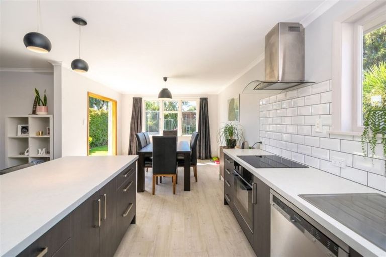 Photo of property in 33 Holdaway Street, Riversdale, Blenheim, 7201