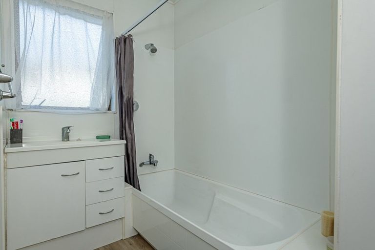 Photo of property in 19a Colonial Place, Kelvin Grove, Palmerston North, 4414