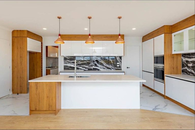 Photo of property in 24 Urney Drive, Flat Bush, Auckland, 2019