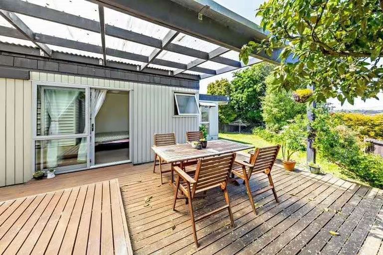 Photo of property in 2/8 Wilbur Place, Pakuranga Heights, Auckland, 2010