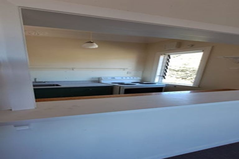 Photo of property in 11 Melrose Road, Island Bay, Wellington, 6023