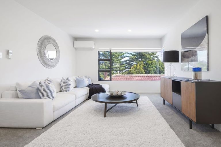 Photo of property in 10a Waterloo Road, Milford, Auckland, 0620