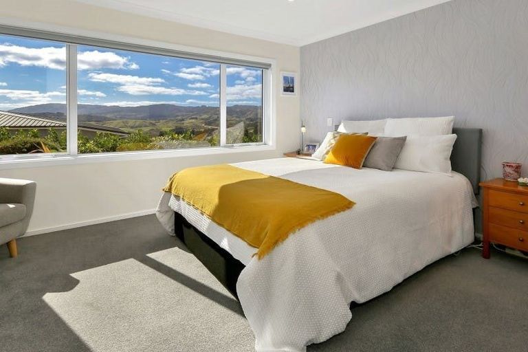 Photo of property in 146 Endeavour Drive, Whitby, Porirua, 5024