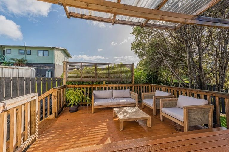 Photo of property in 2/26 Midgley Road, West Harbour, Auckland, 0618