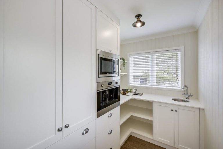 Photo of property in 2 Lovat Street, Havelock North, 4130