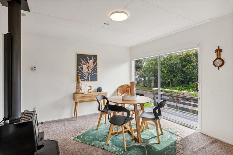Photo of property in 4 Sylvan Avenue, Waikanae, 5036