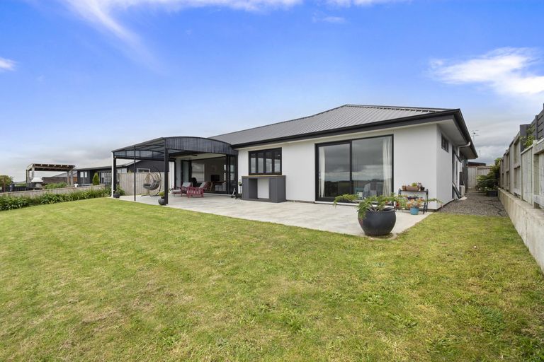 Photo of property in 32 Varsity Heights, Fitzherbert, Palmerston North, 4410