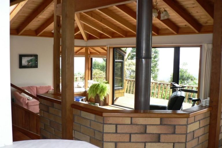 Photo of property in 53 Rayner Road, Piha, New Lynn, 0772