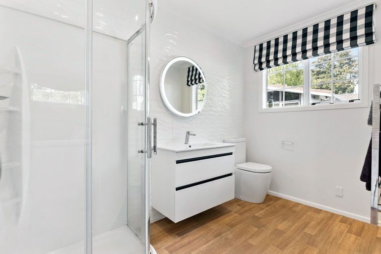 Photo of property in 4 Freemans Way, Pinehaven, Upper Hutt, 5019