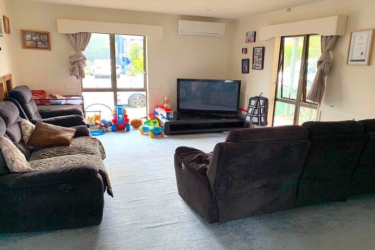 Photo of property in 52 Frobisher Street, Island Bay, Wellington, 6023