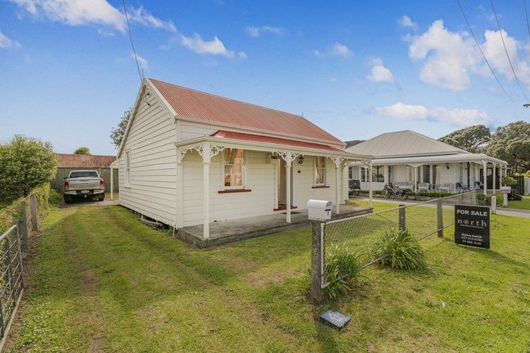 Photo of property in 3 Owen Street, Whitianga, 3510