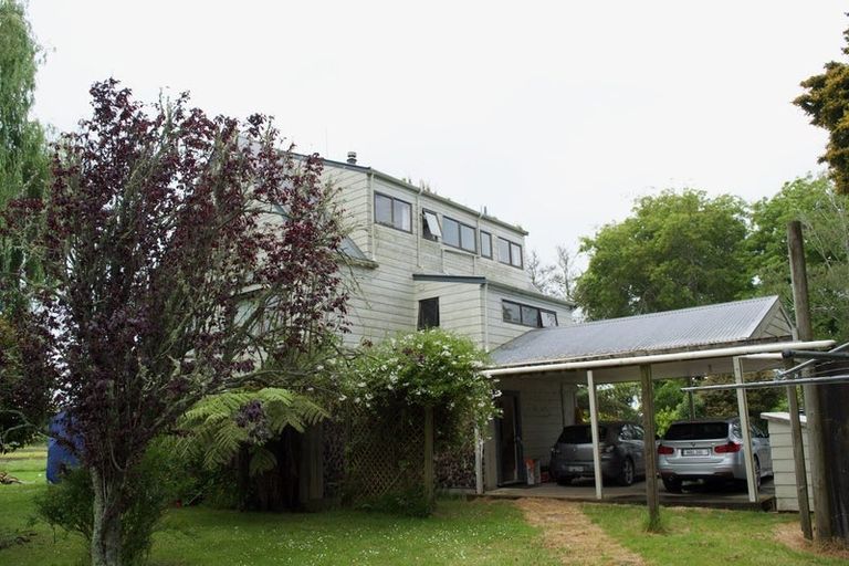 Photo of property in 9b Trotting Course Drive, Kumeu, 0891