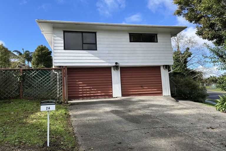 Photo of property in 1/2 Hueglow Rise, West Harbour, Auckland, 0618