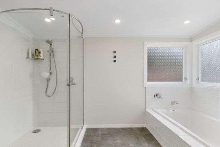 Photo of property in 46 Harbour View Road, Harbour View, Lower Hutt, 5010